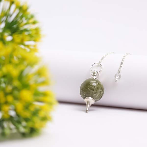 Green Jade Pendulum Dowserfor Peace & Spiritual Balance