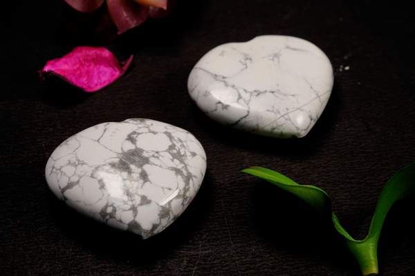 Howlite Puffy Heart Embrace Patience & Inner Peace 2