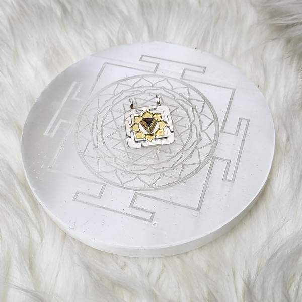 Kali Yantra Pendant Protective Energies of Goddess Kali 2