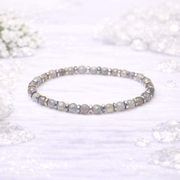 Labradorite Healing Bracelet – Intuition, Protection & Transformation
