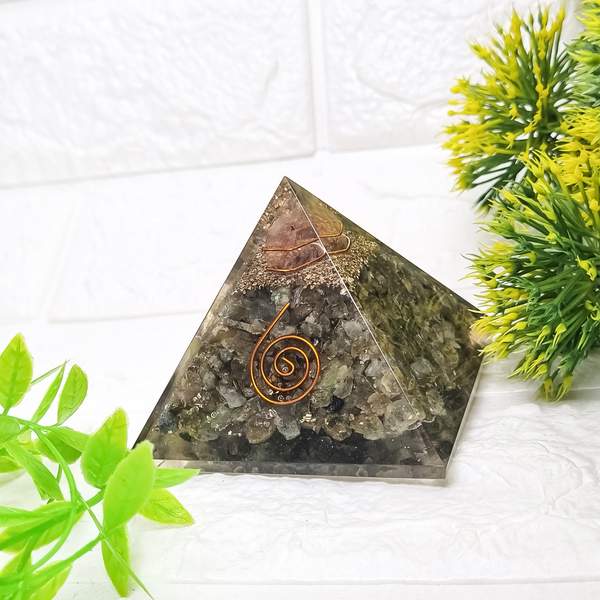 Labradorite Orgone Pyramid for Intuition, Transformation & Protection