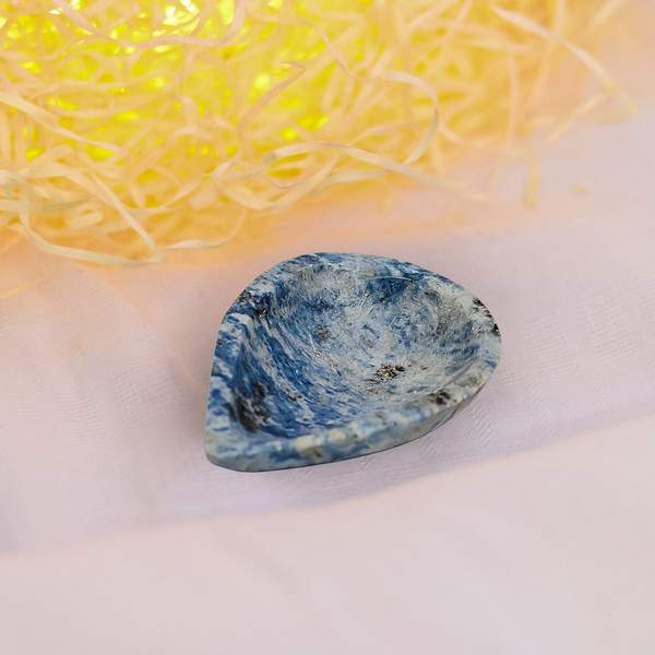 Lapis Lazuli Crystal Diya for Pooja Essential, Chakra Healing, Spiritual Gift