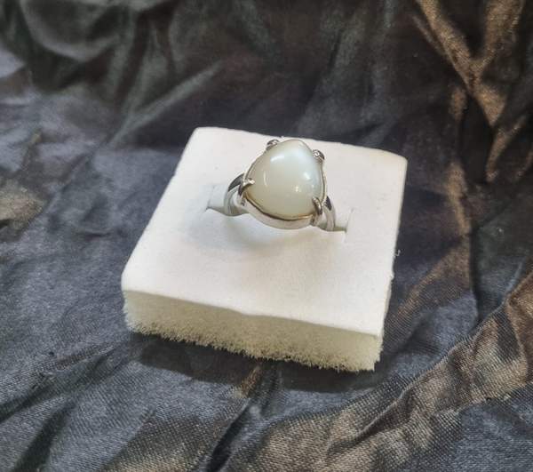 Moonstone Silver Ring Embrace Intuition, & Feminine Energy 2