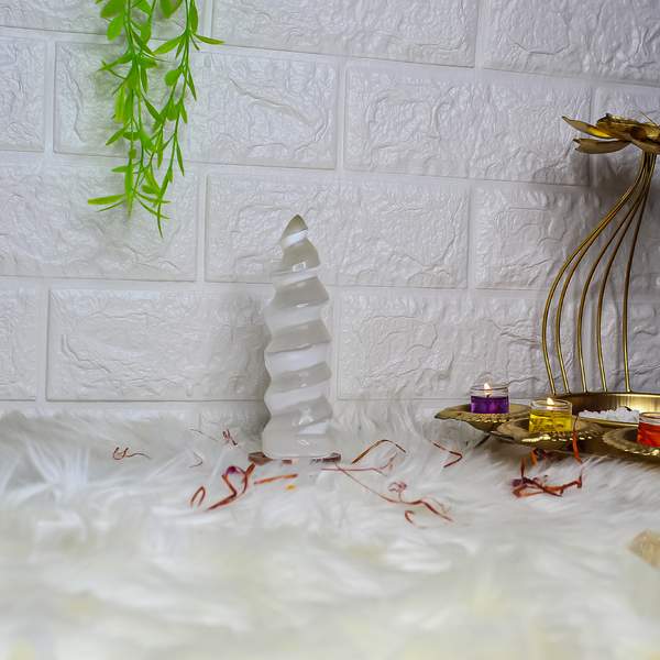 Selenite Spiral Lamp with Detachable Base for Enhanced Clarity 4