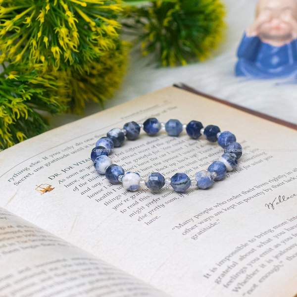 Sodalite Faceted Healing Bracelet – Clarity, Truth & Communication 8